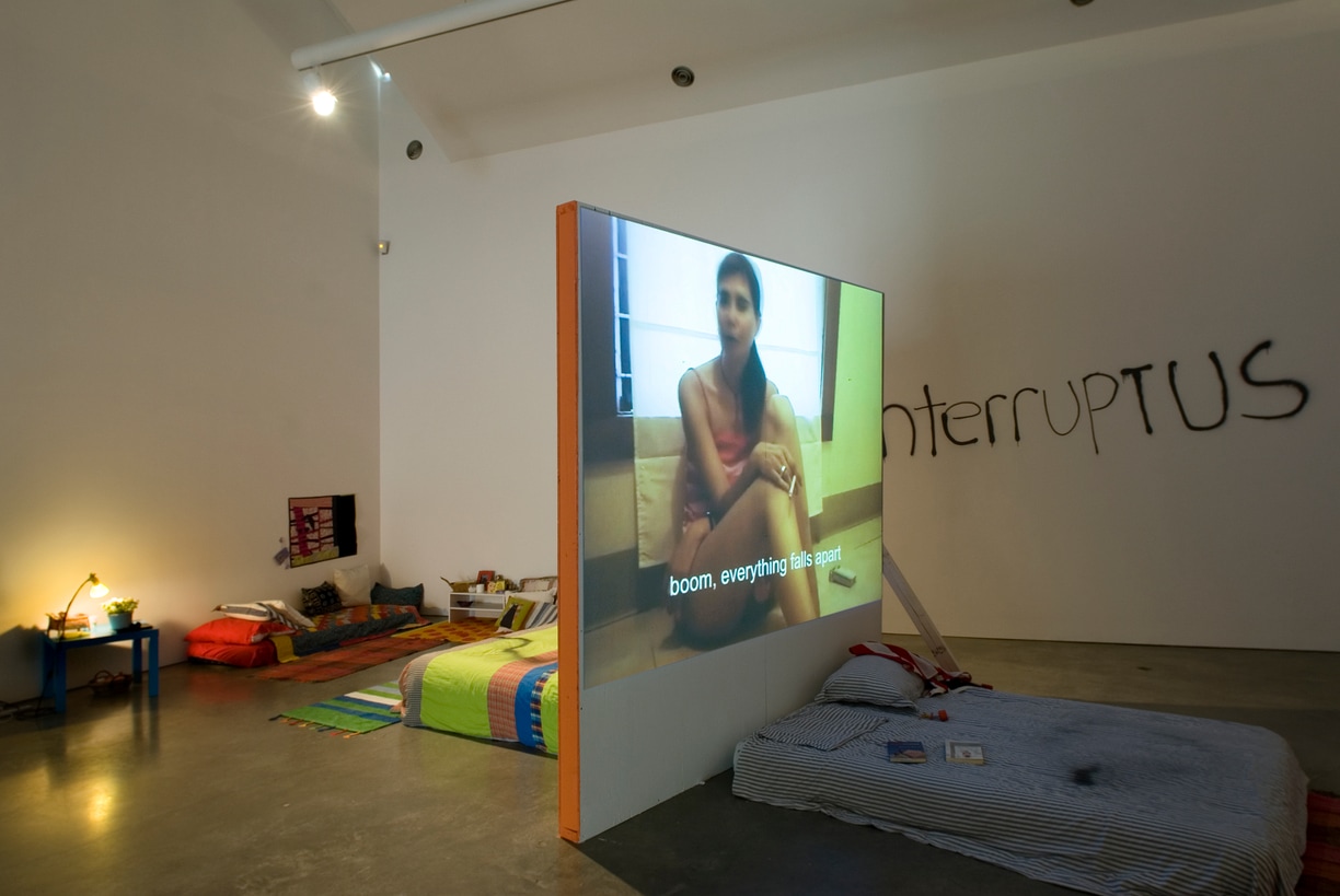 227_03 MirrorFeature.jpg